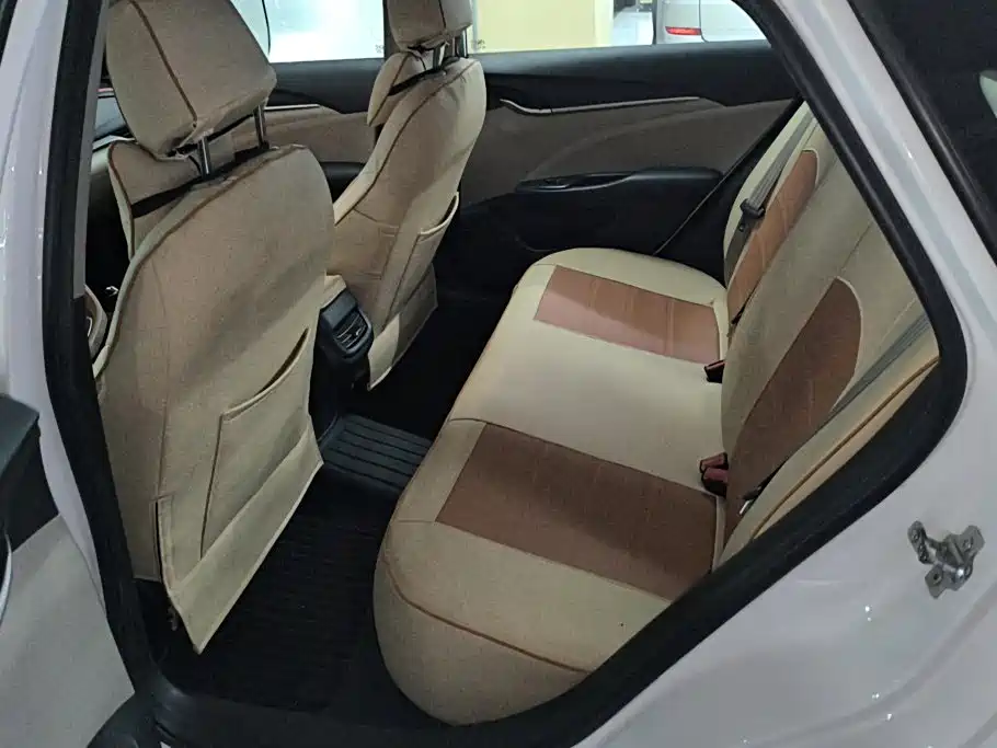 Buick Excelle — миниатюра 11