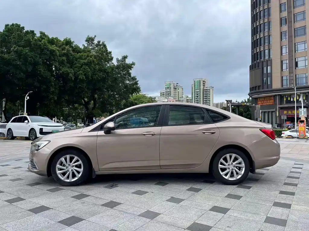 Buick Verano — миниатюра 4
