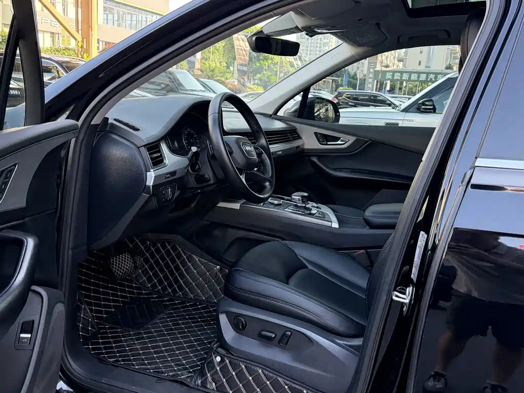 Audi Q7 — миниатюра 8