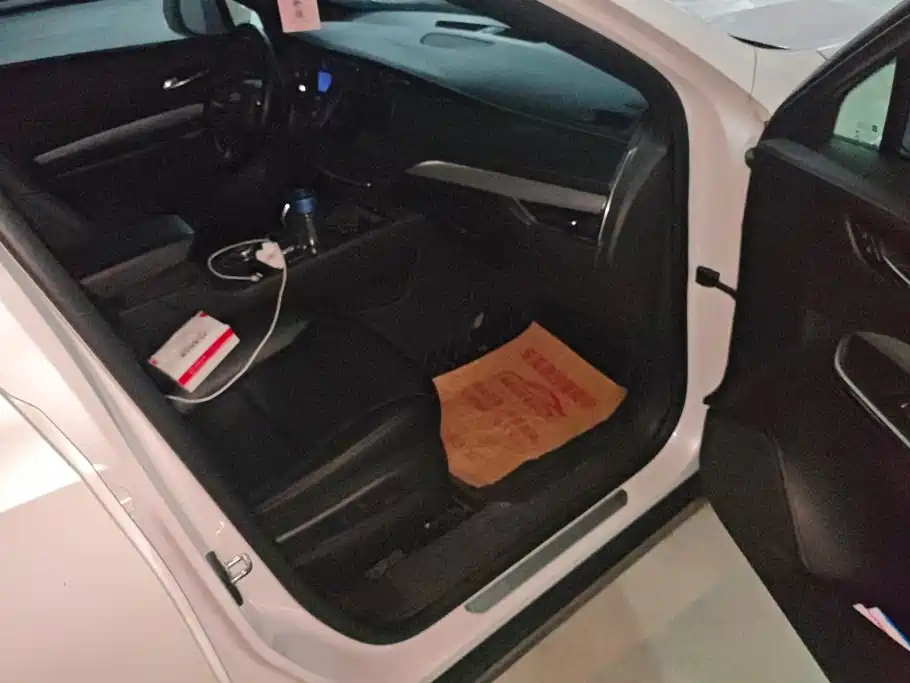 Cadillac XT4 — миниатюра 8