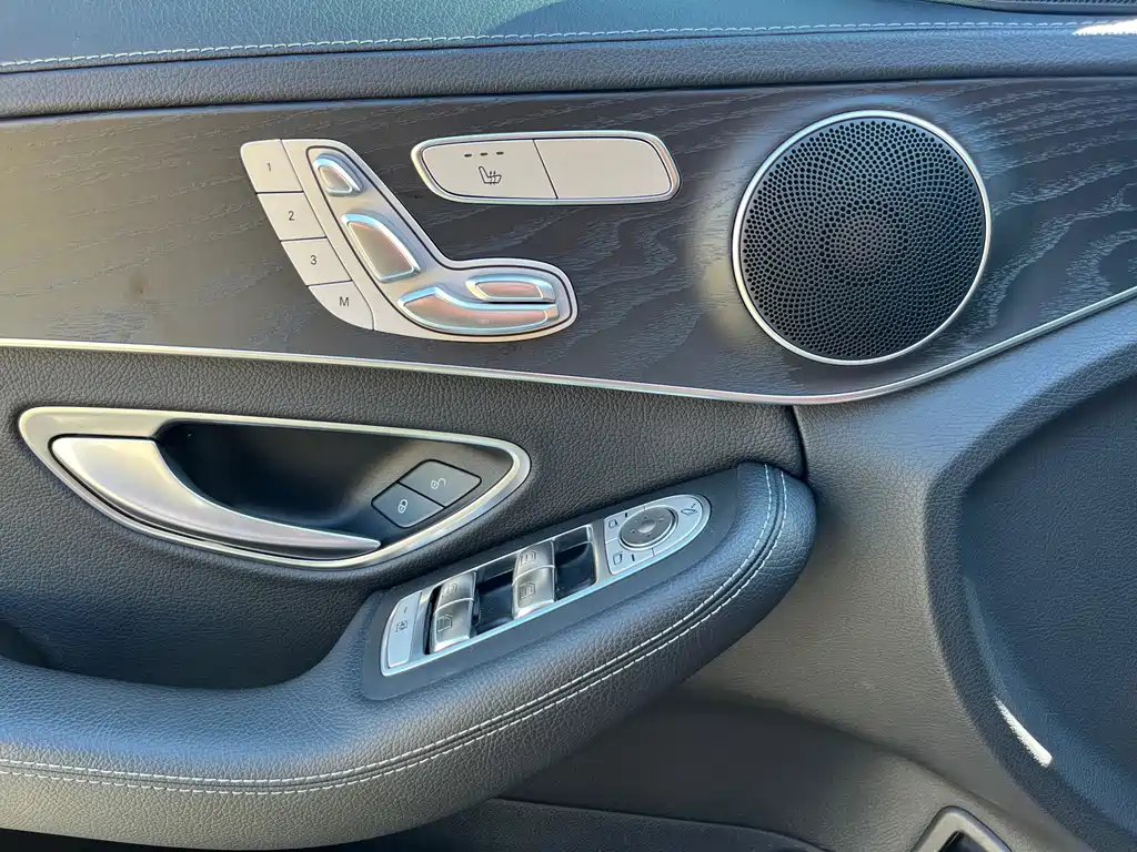 Mercedes-Benz C-Class — миниатюра 13