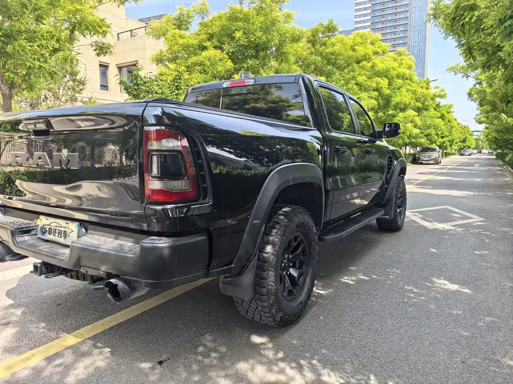 Ram Trucks 2023 6.2T AT