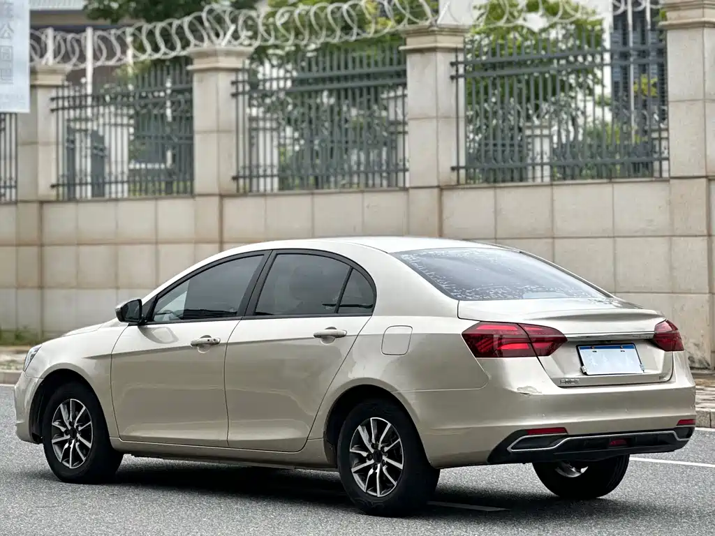 Geely Emgrand — миниатюра 4
