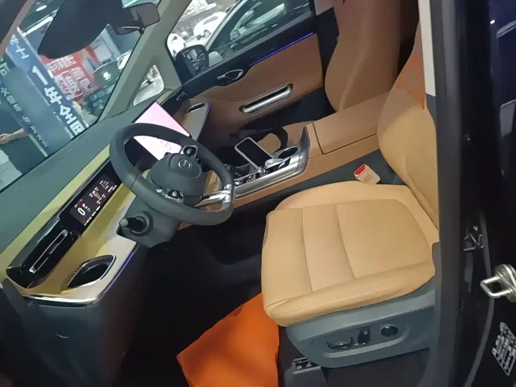 GAC Motor Trumpchi E8 PHEV — миниатюра 15