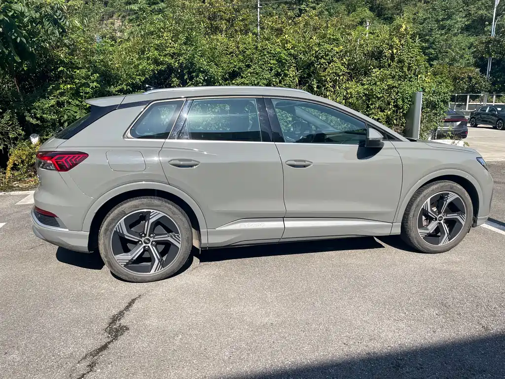 Audi Q4 e-tron — миниатюра 10