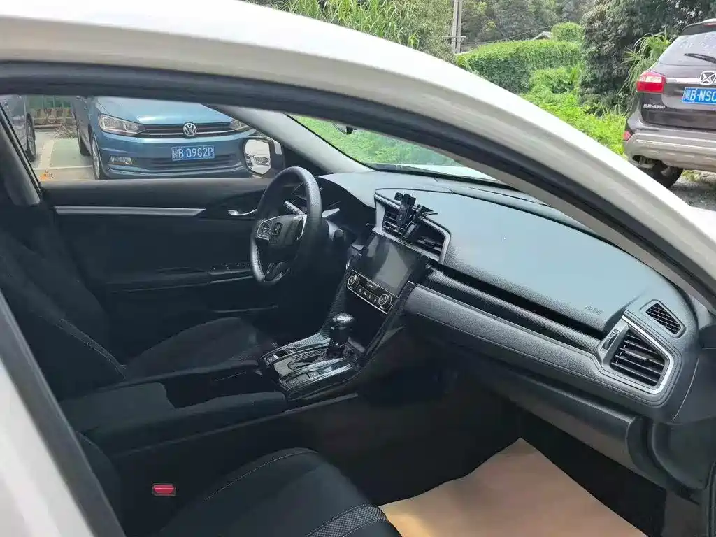 Honda Civic — миниатюра 4