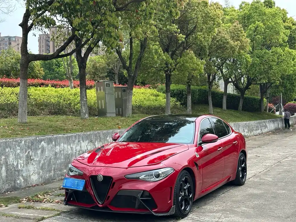 Alfa Romeo Giulia 2020 2.0T 280HP Luxury