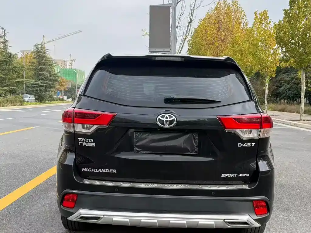 TOYOTA HIGHLANDER