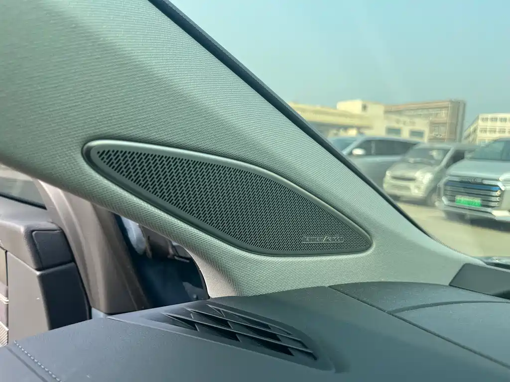 VOLKSWAGEN ID.7 VIZZION