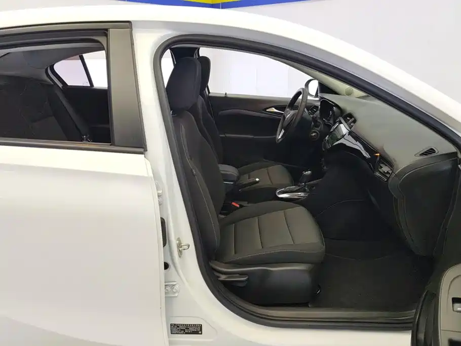 Buick Excelle — миниатюра 8