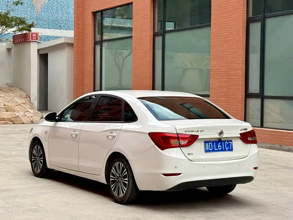 Buick Excelle — миниатюра 6