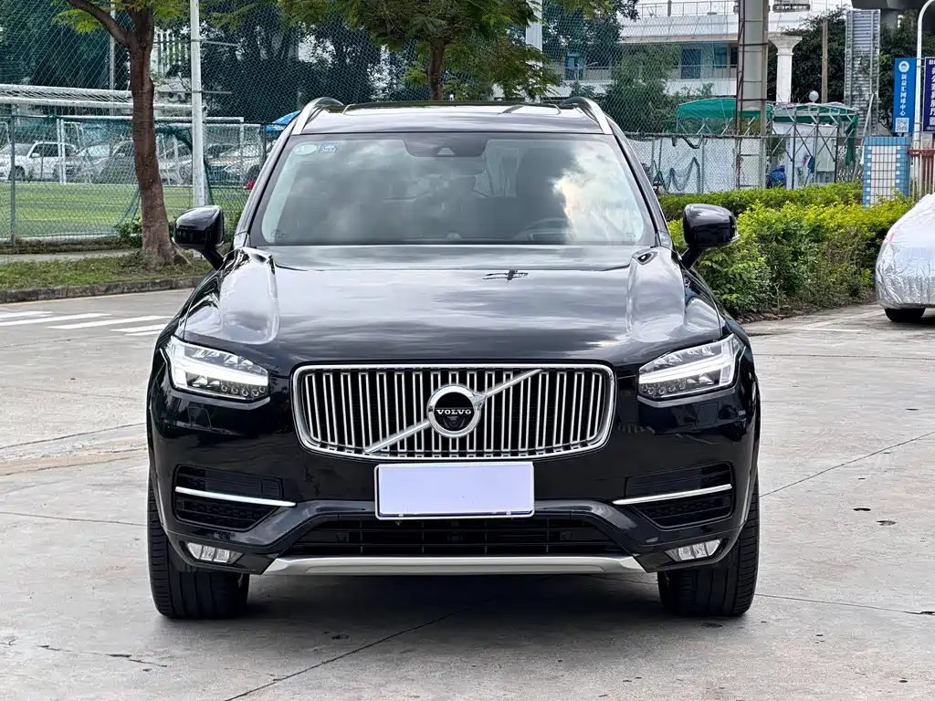 Volvo XC90 2018 T6 7 мест