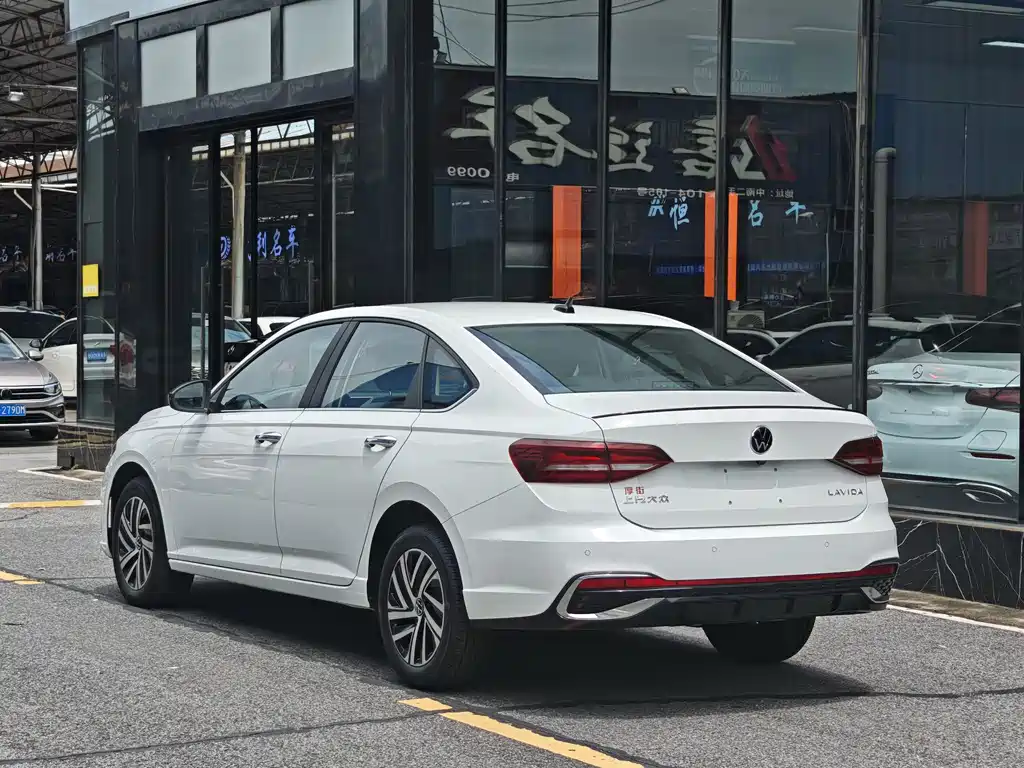 Volkswagen Lavida 2026 300TSI DSG