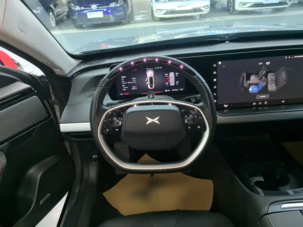 XPeng P7 — миниатюра 11