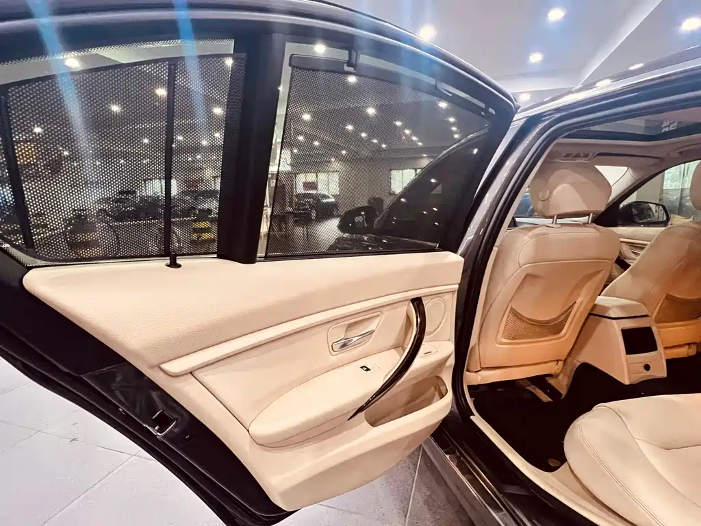 BMW 3 Series — миниатюра 13