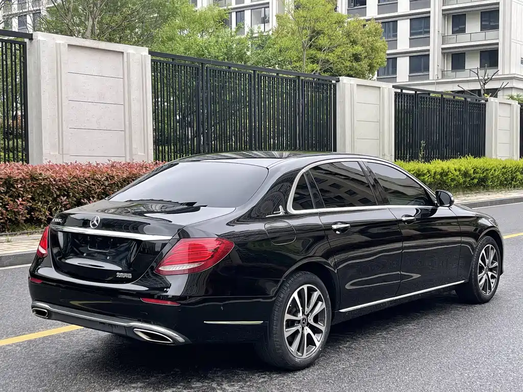 Mercedes-Benz E-Class E 2016 E 300 L Fashion