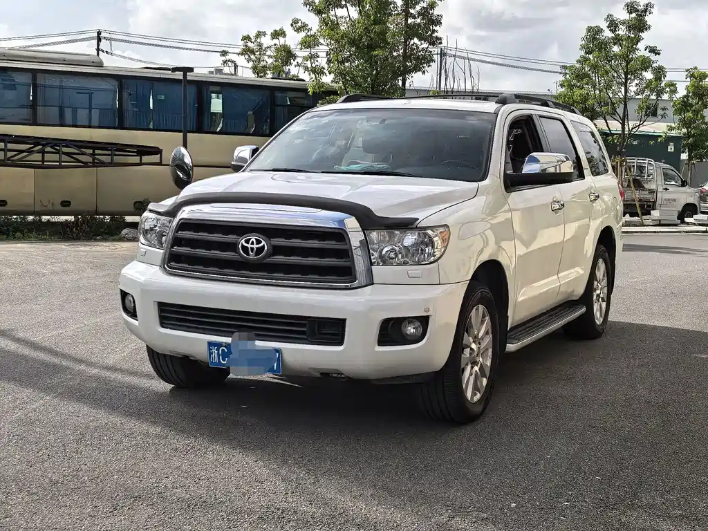 Toyota Sequoia 2010 5.7 Platinum