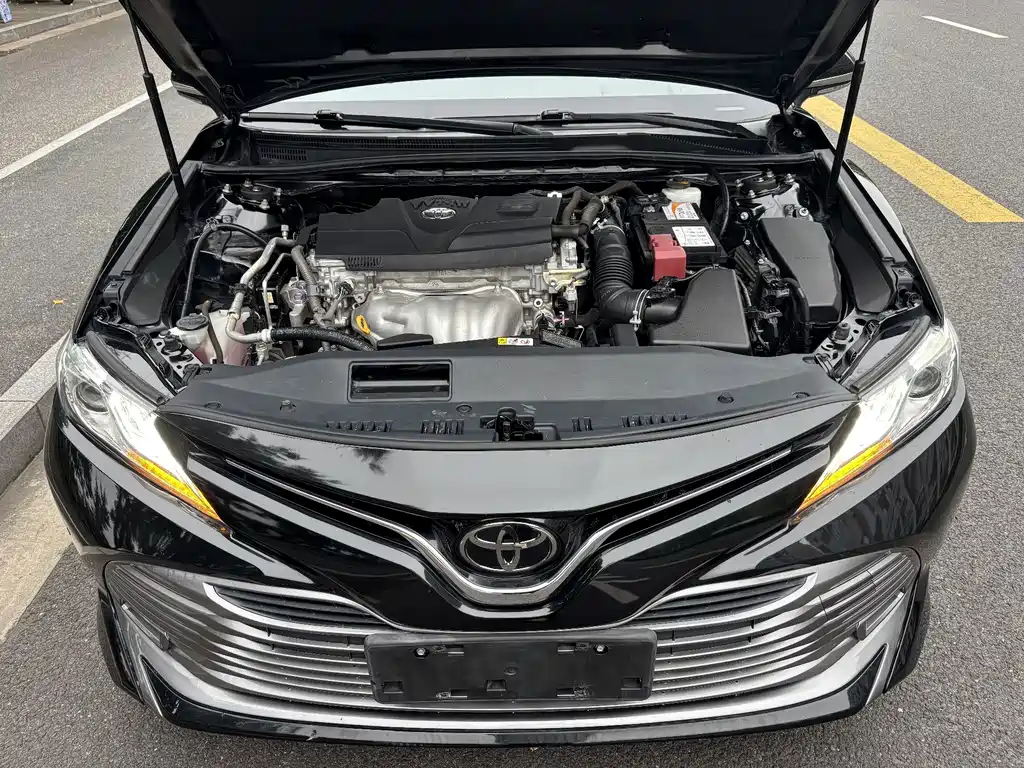 Toyota Camry — миниатюра 17