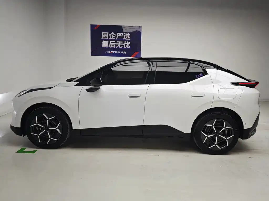 Lynk & Co Z20 — миниатюра 9