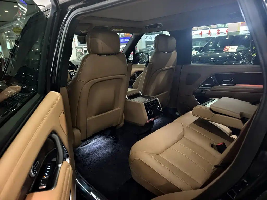 Land Rover Range Rover 2025 3.0 L6 400PS Long Wheelbase