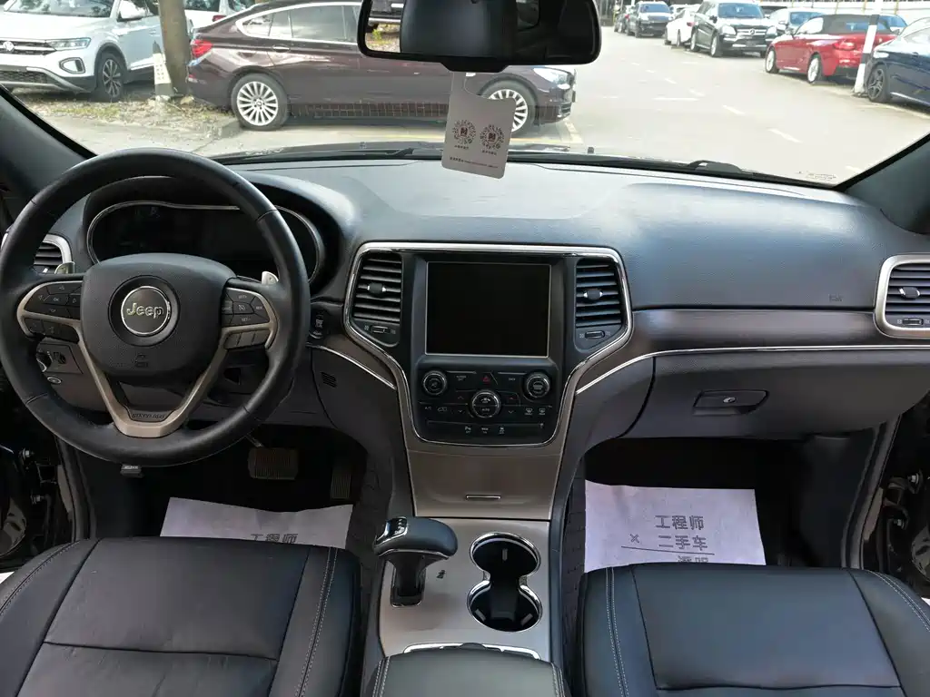Jeep Grand Cherokee (Import) — миниатюра 6