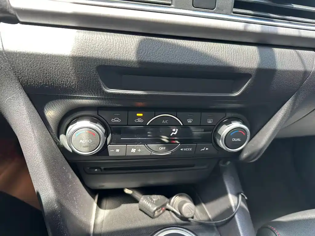 Mazda 3 Axela — миниатюра 11
