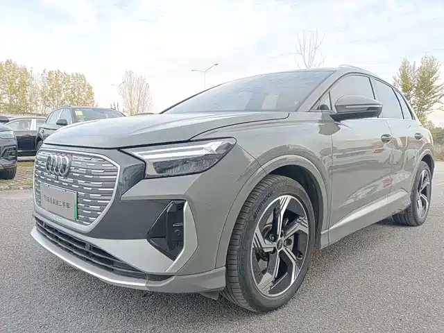 AUDI Q4 E TRON 2024