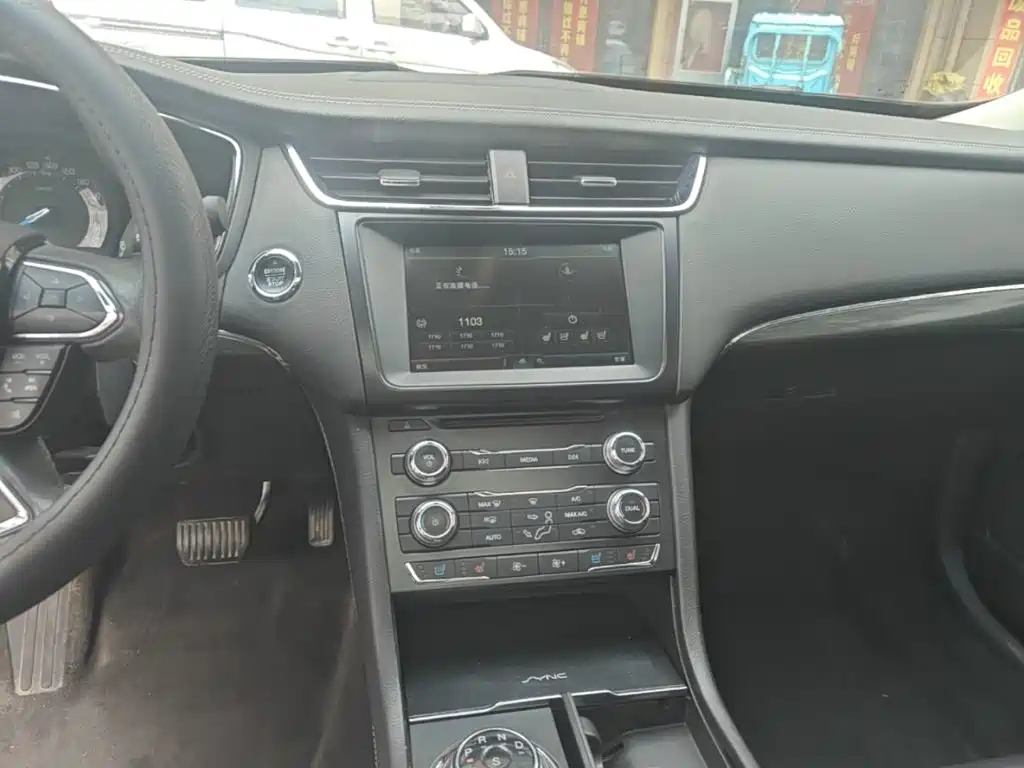Ford Taurus — миниатюра 13