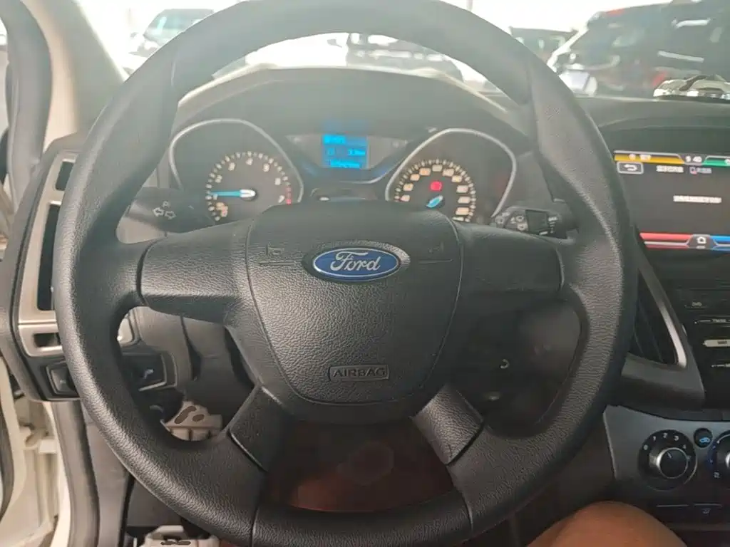 Ford Focus — миниатюра 11