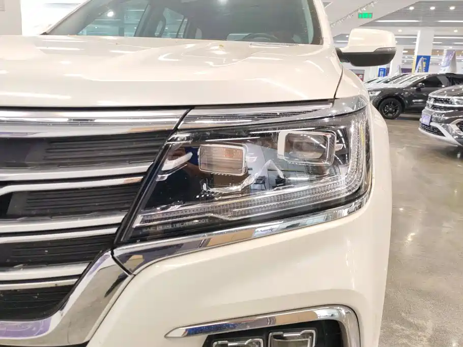 Roewe RX8 — миниатюра 5