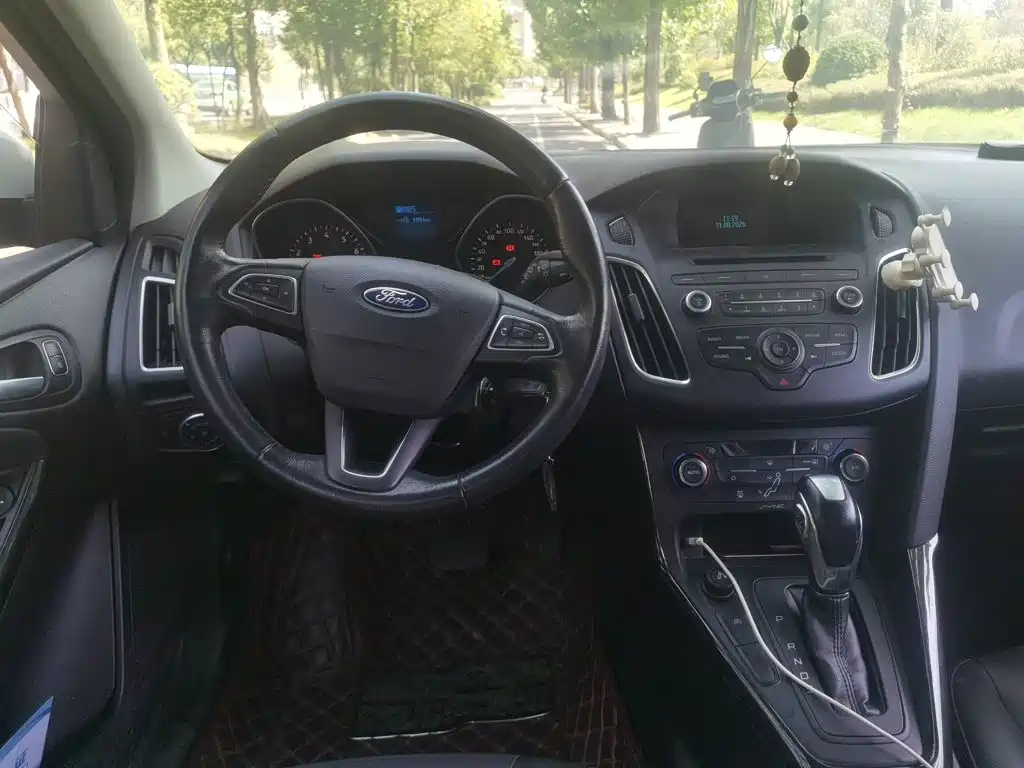 Ford Focus — миниатюра 6