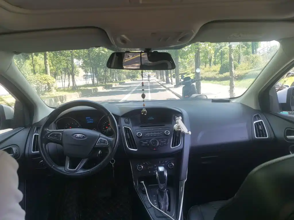 Ford Focus — миниатюра 5