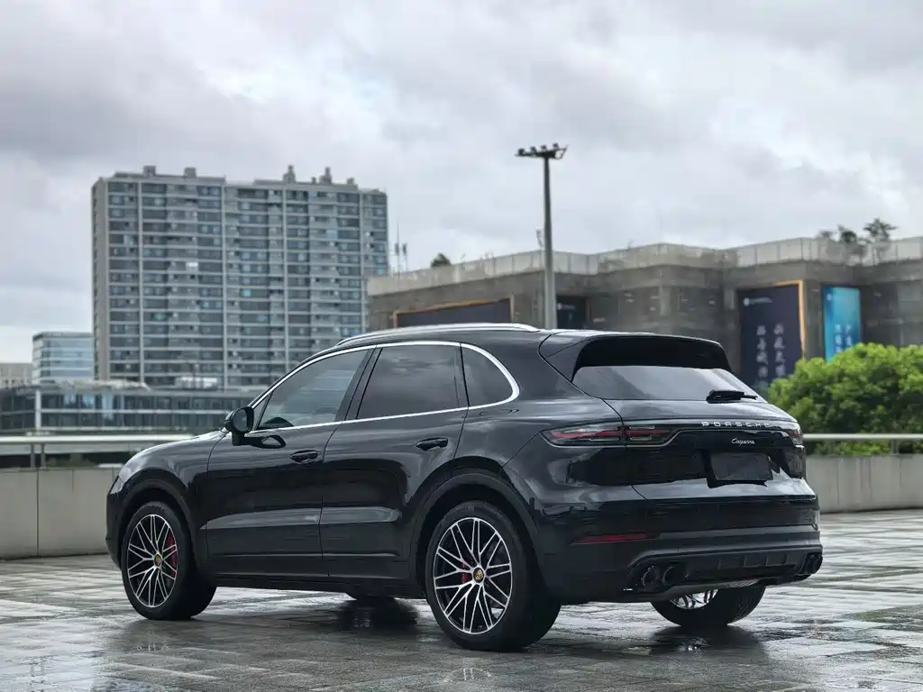 Porsche Cayenne — миниатюра 9