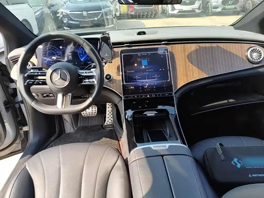 Mercedes-Benz EQE — миниатюра 10