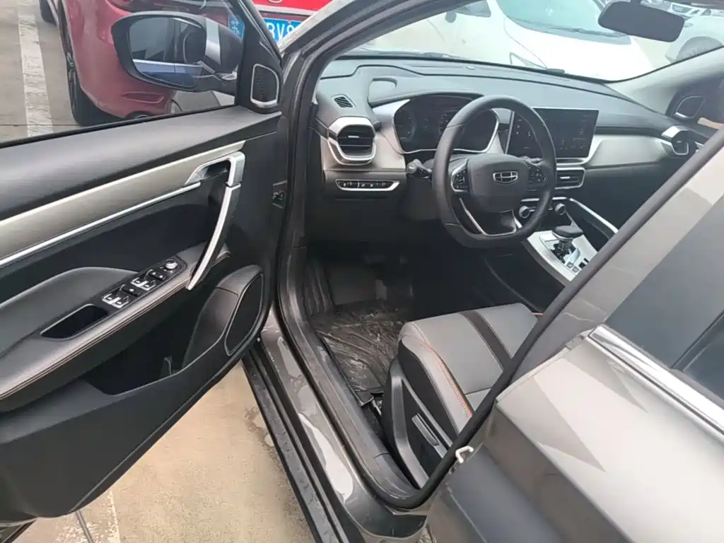 Geely Binyue — миниатюра 16