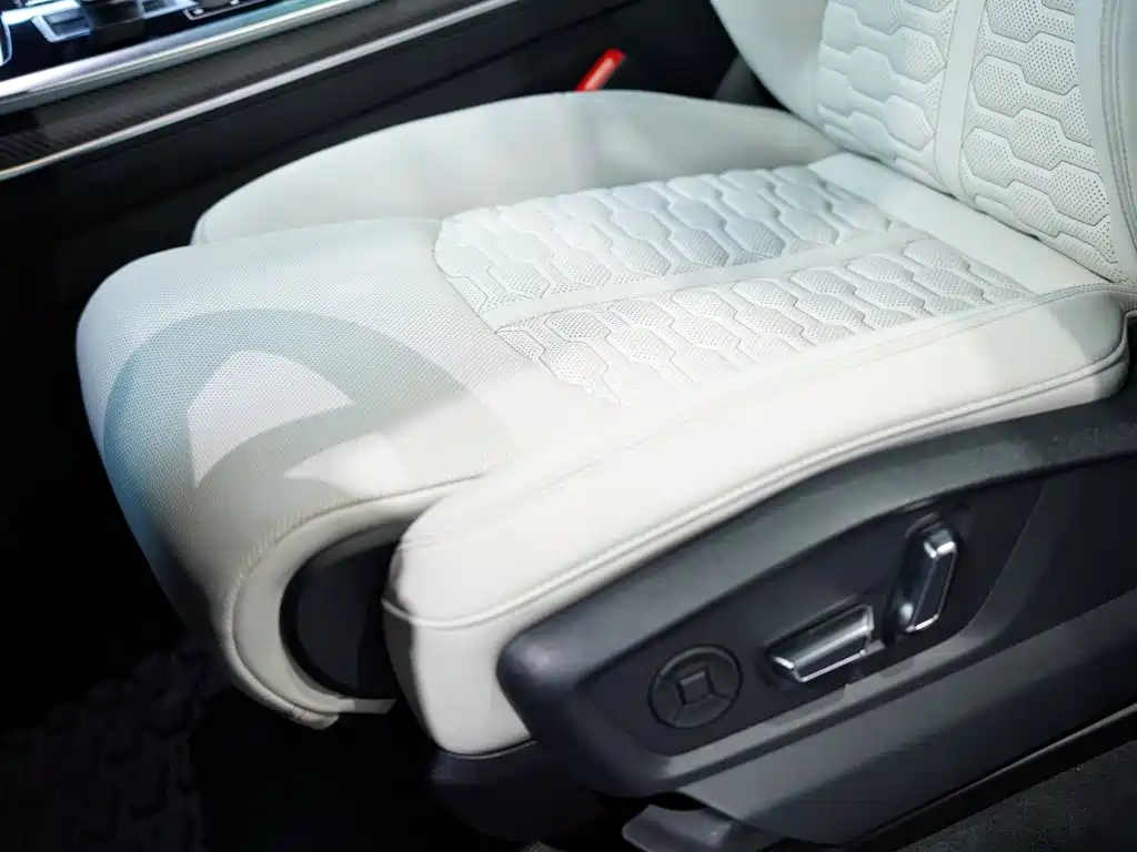 Audi RS Q8 — миниатюра 29
