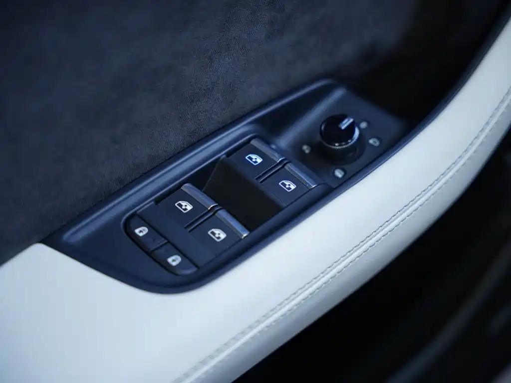 Audi RS Q8 — миниатюра 32