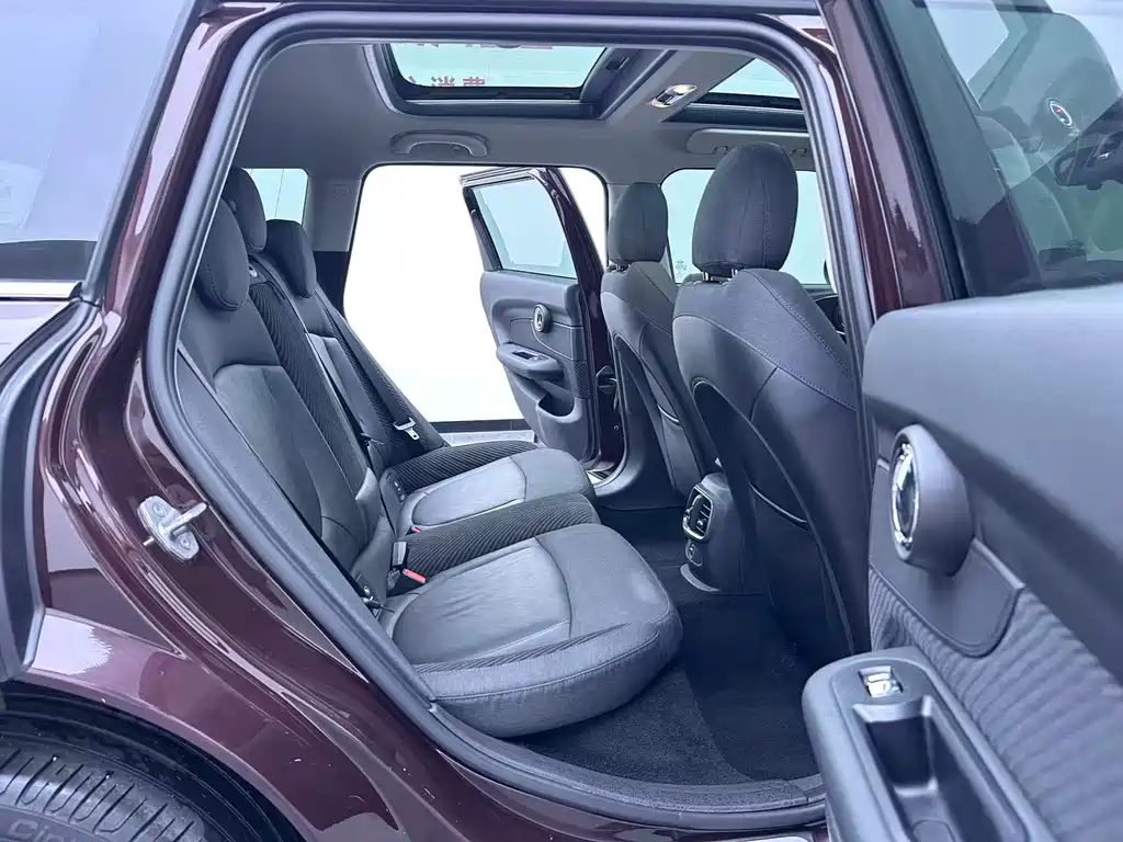 MINI Mini Clubman — миниатюра 22
