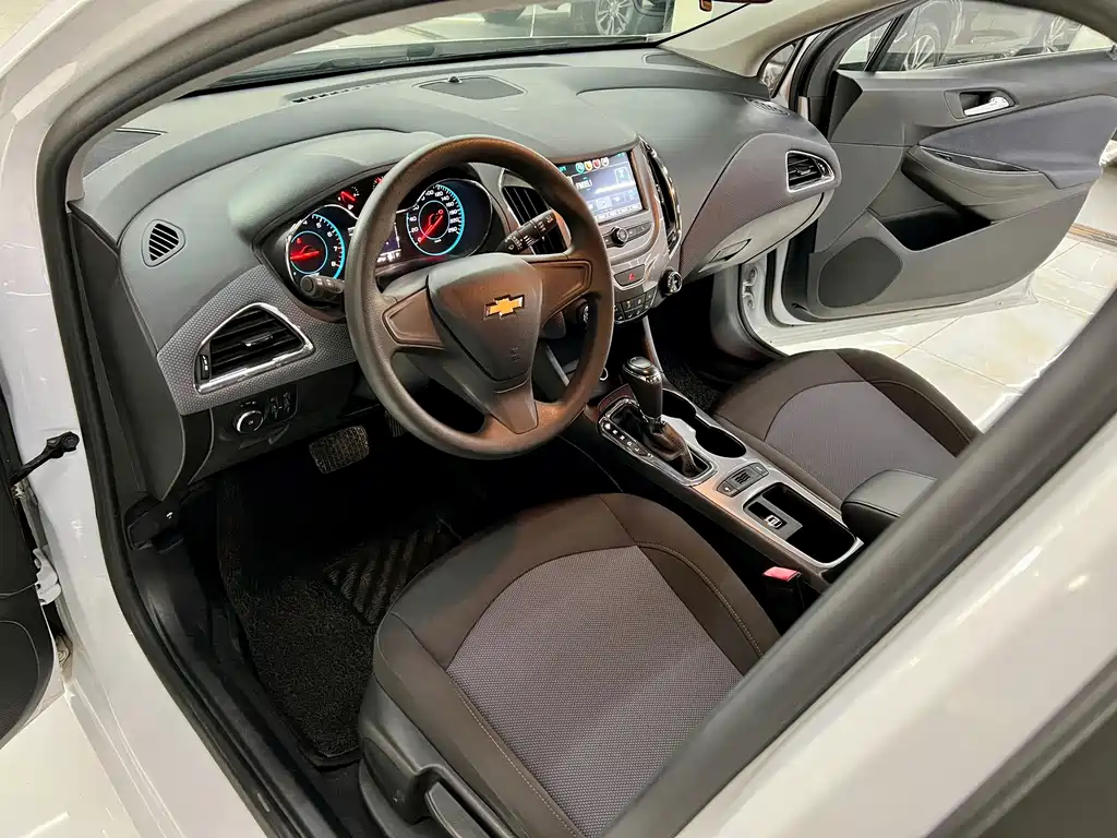 Chevrolet Cruze — миниатюра 9