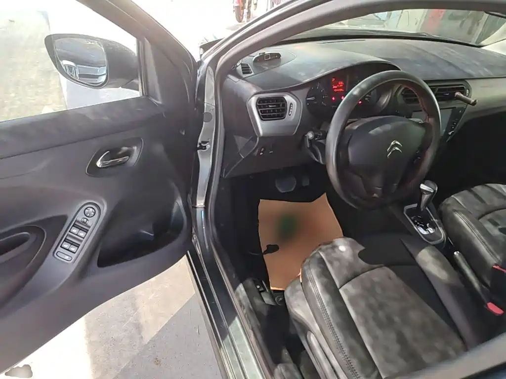 Citroen Elysee — миниатюра 16