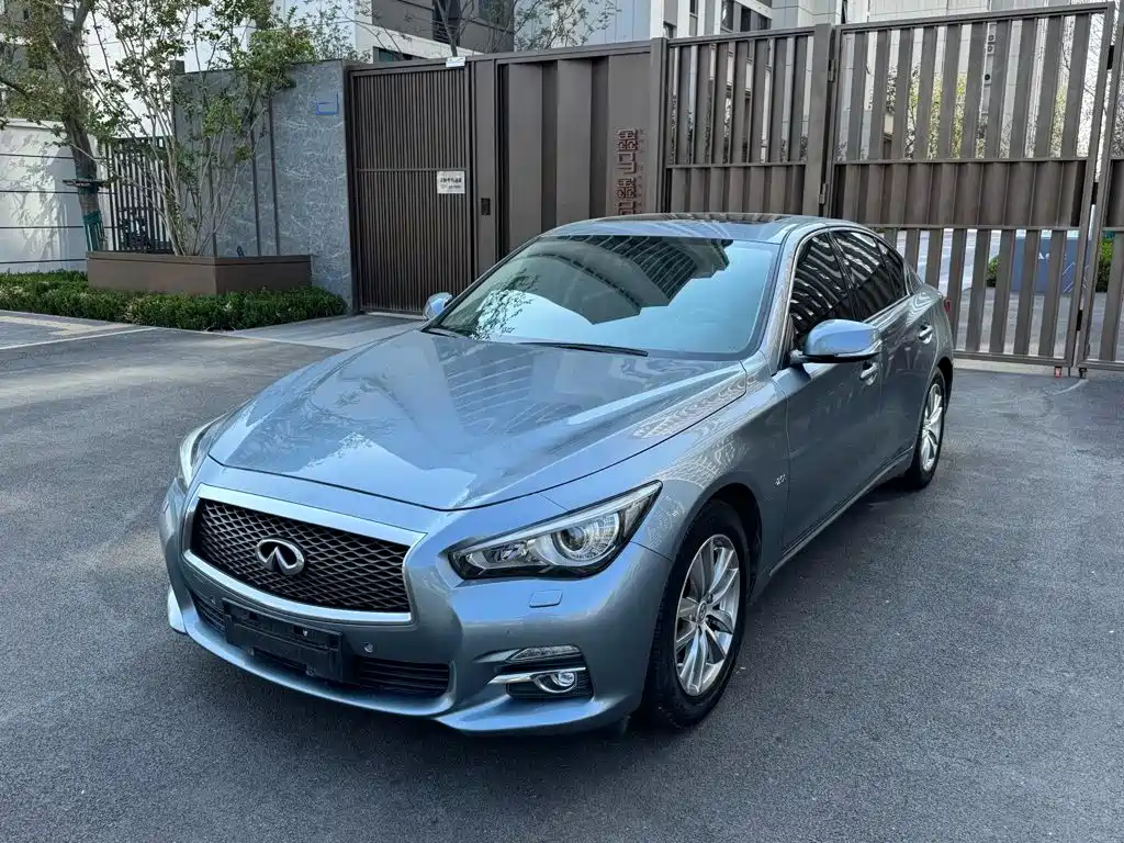 Infiniti Q50L