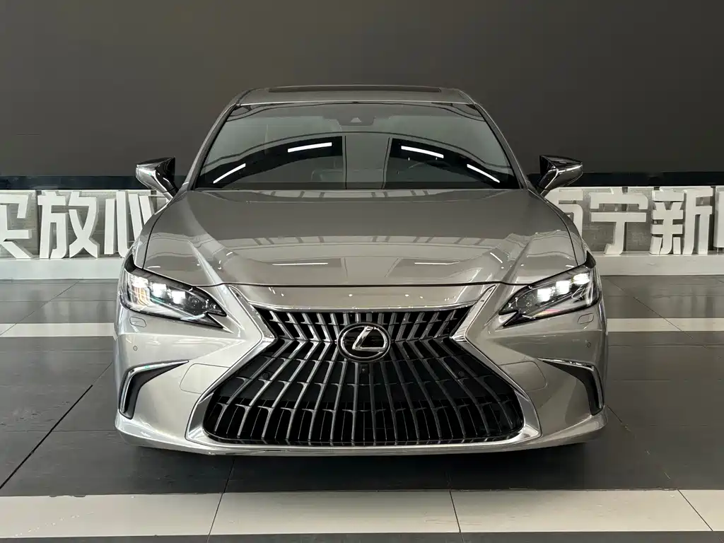 Lexus ES — миниатюра 2