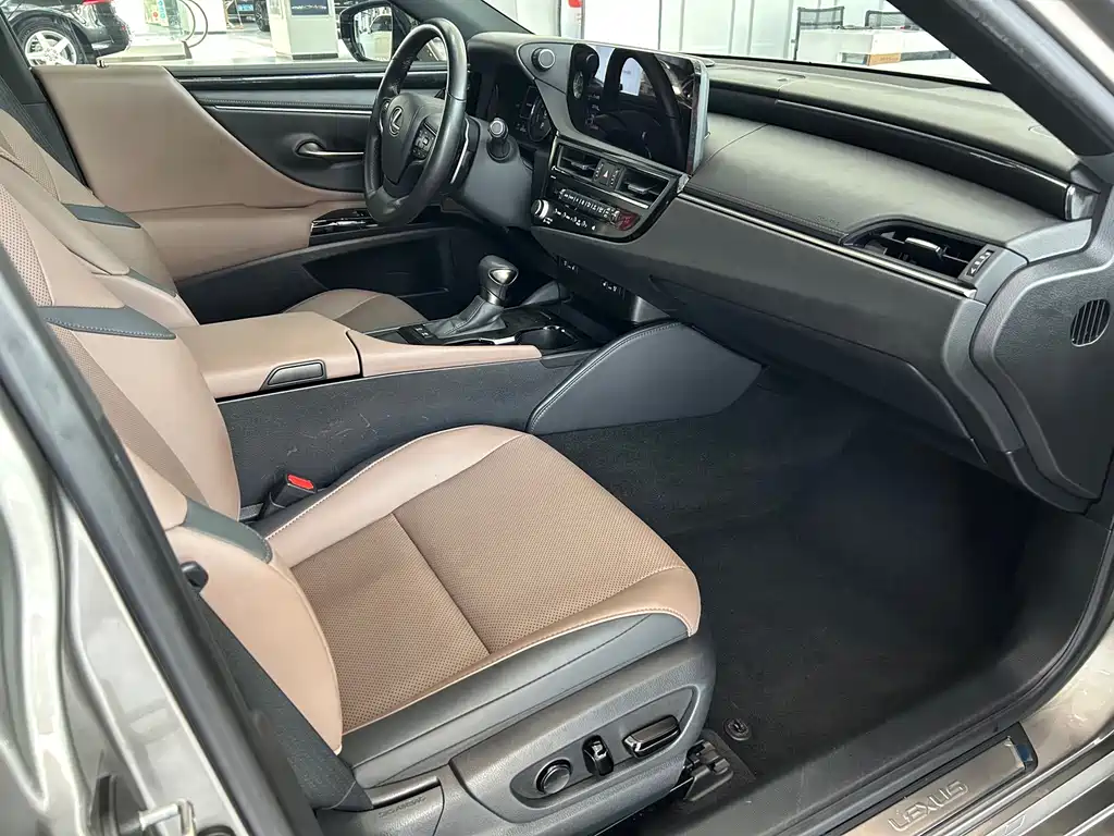 Lexus ES — миниатюра 8