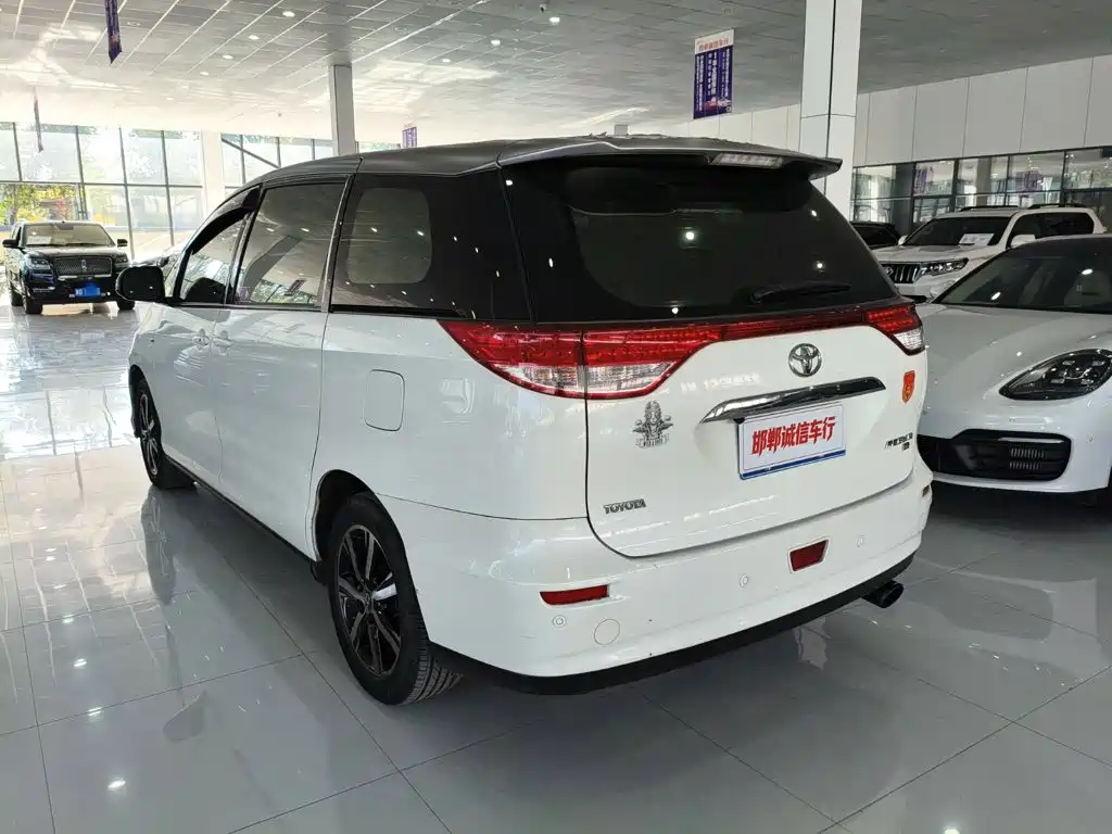Toyota Previa — миниатюра 6