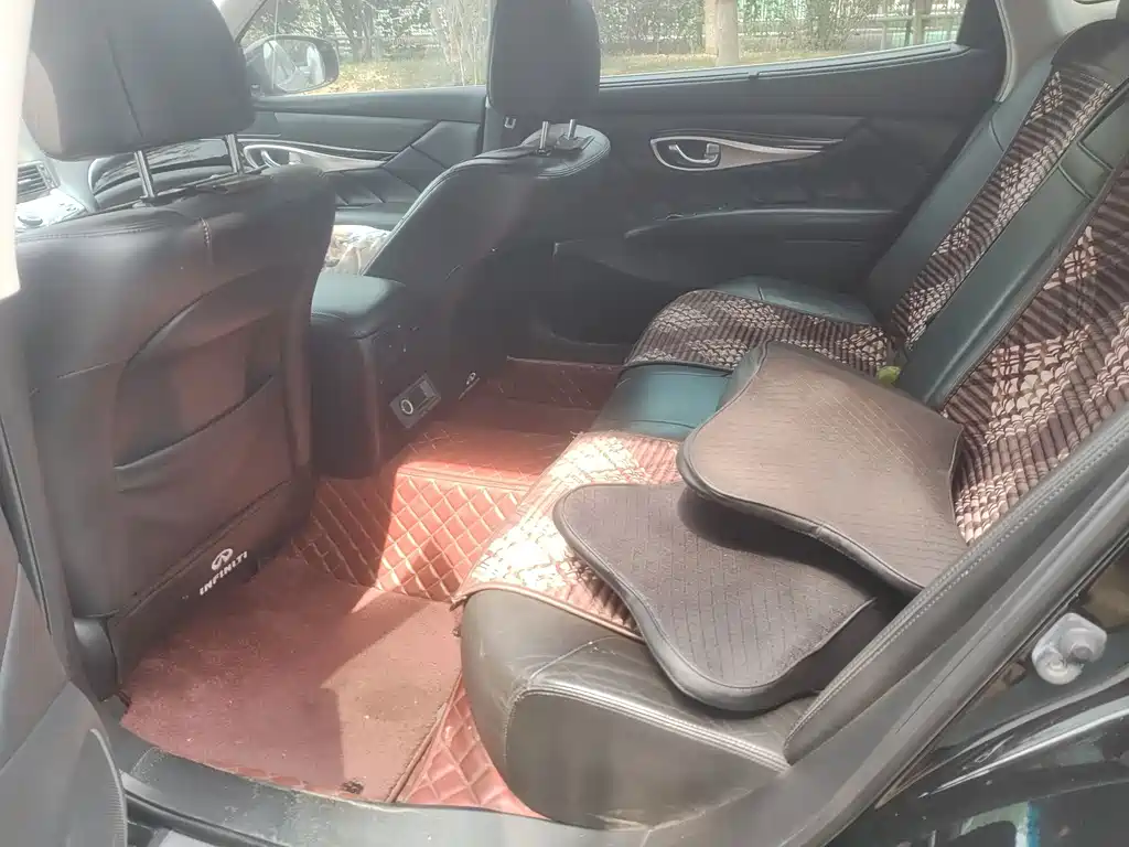 Infiniti Q70 — миниатюра 7