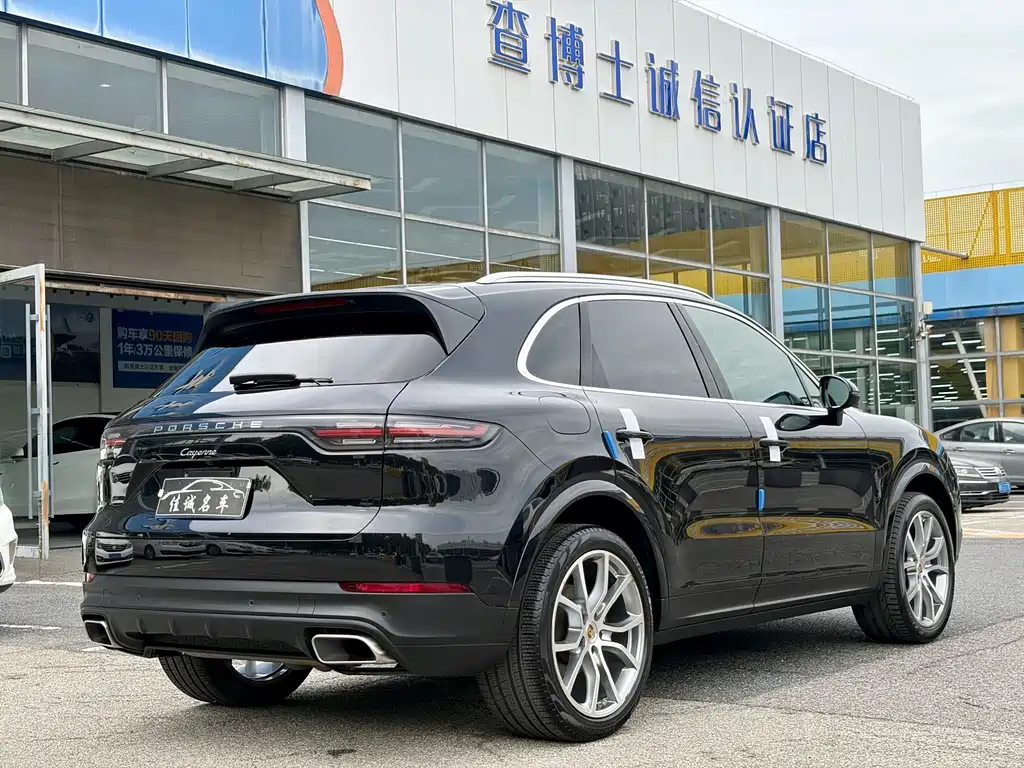 Porsche Cayenne — миниатюра 2