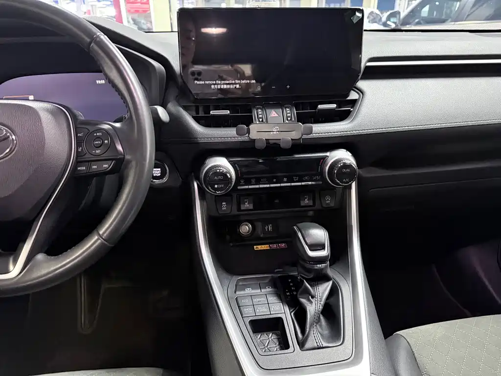 Toyota RAV4 — миниатюра 15