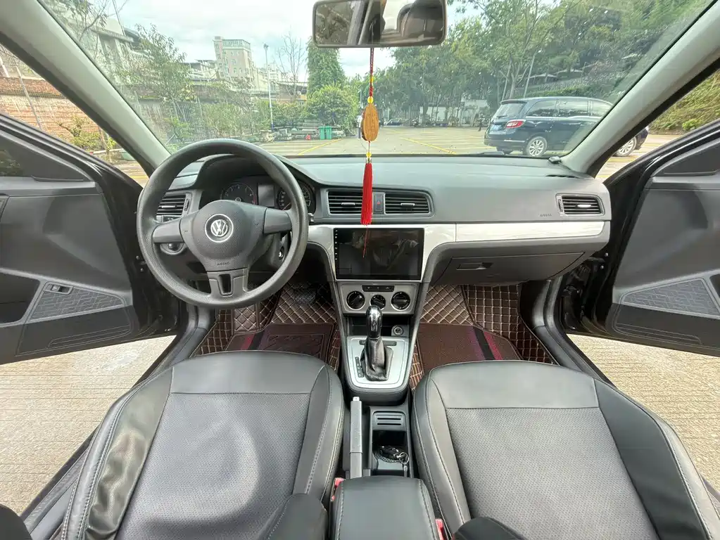 Volkswagen Lavida — миниатюра 5