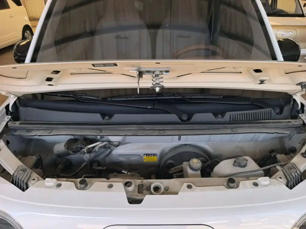 Wuling MINIEV — миниатюра 20