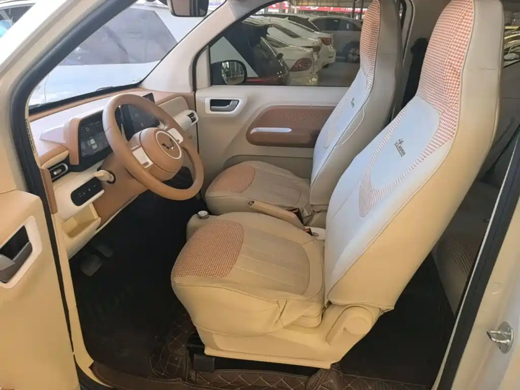Wuling MINIEV — миниатюра 15
